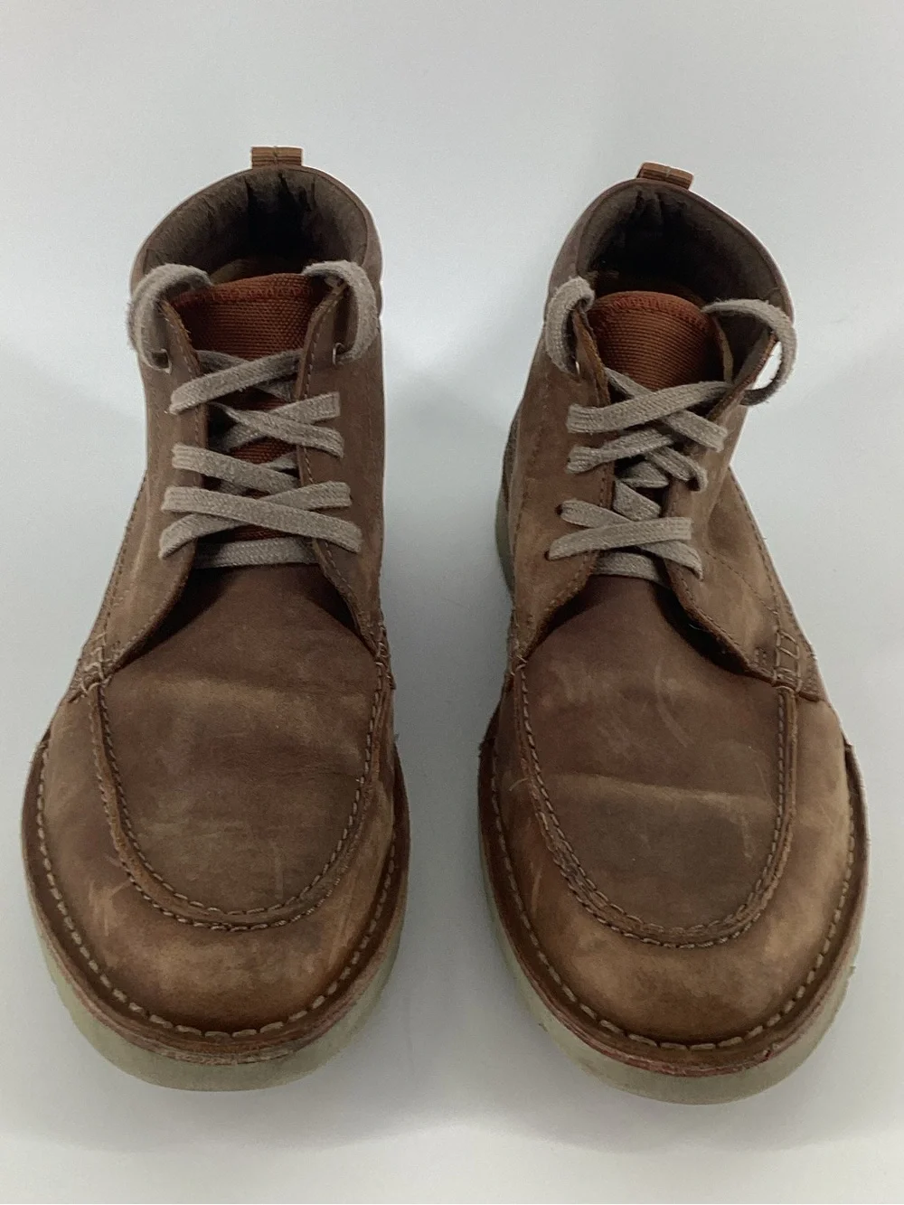 Clarks Vargo Brown Suede Chukka Boots with Contrast Laces